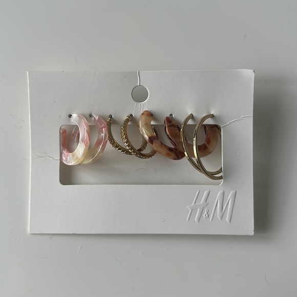 H&M hoop earrings - Picture 2 of 2